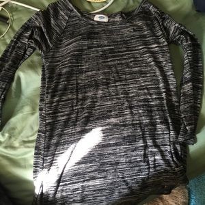 old navy gray long sleeve shirt